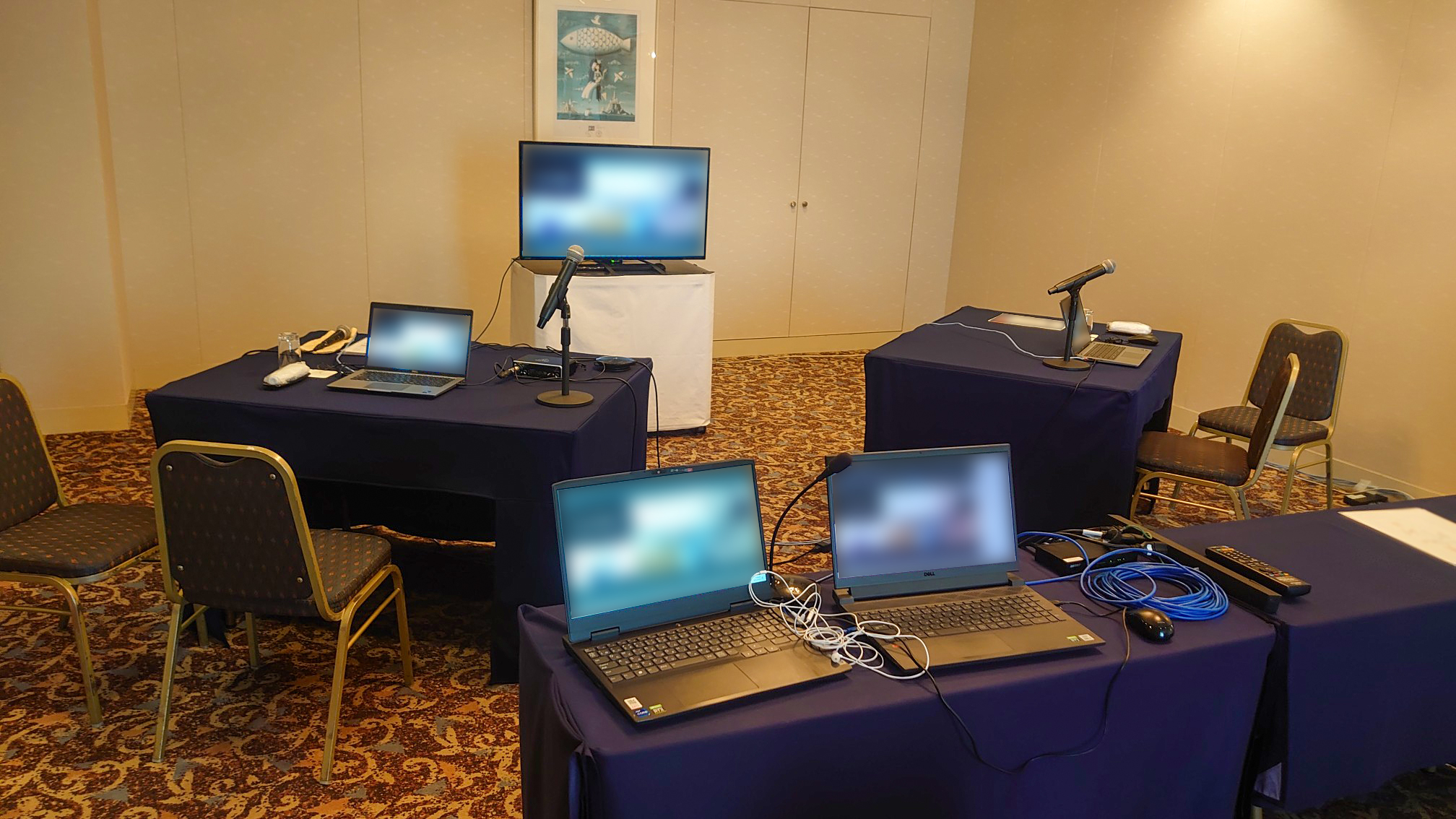 非公開クライアント Zoomウェビナー サテライト会場の配信サポートの様子